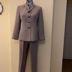 Vintage Tan and Black Style & Co Pant Suit